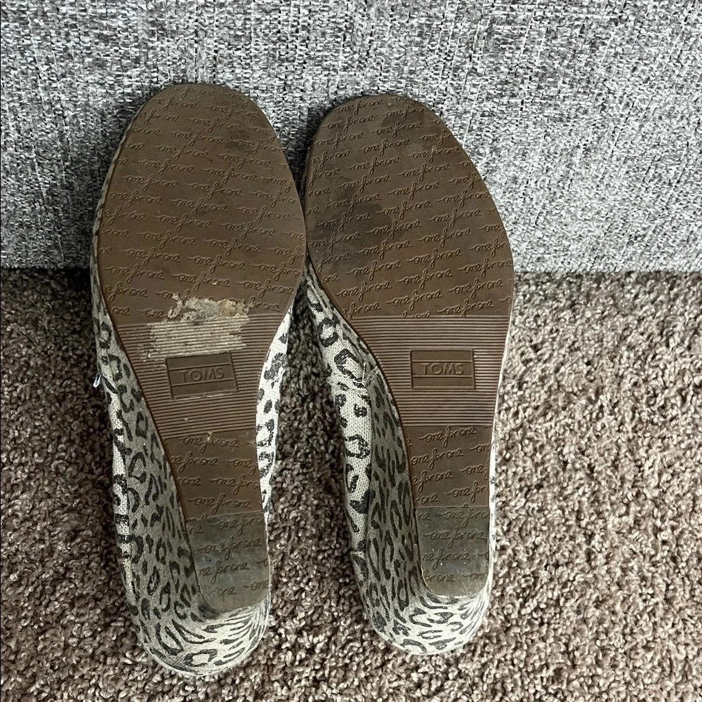TOMS Women's Animal Print Wedges